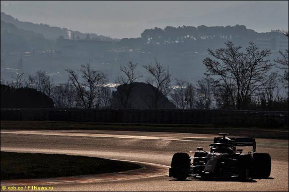 Карлос Сайнс за рулём McLaren