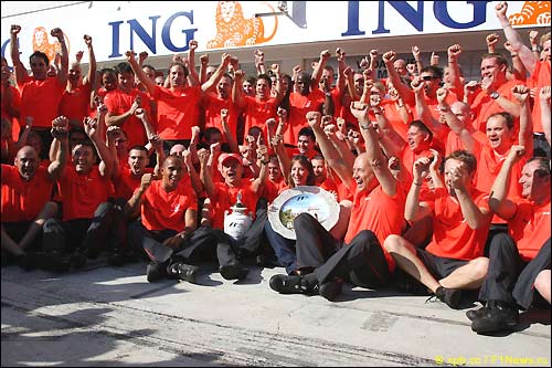 В McLaren отмечают первую победу Ковалайнена