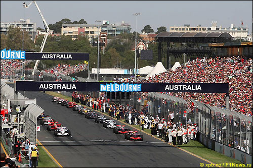 В 2008-м году на старт Гран При Австралии вышло 12 команд...