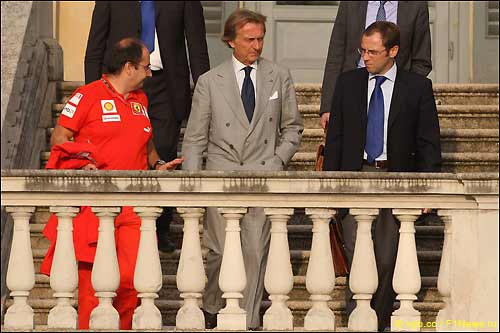 Руководство Ferrari: (слева направо) Лука Балдиссери, Лука ди Монтедземоло и Стефано Доменикали