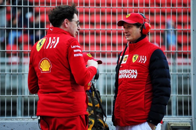 Джон Элканн, президент компании Ferrari (справа) и руководитель Скудерии Маттиа Бинотто, фото XPB