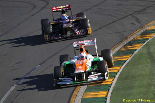 Пол ди Реста (Force India) и Жан-Эрик Вернь (Toro Rosso)