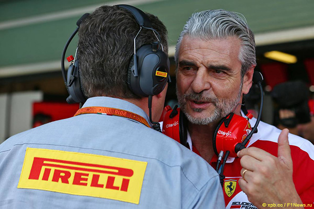 Маурицио Арривабене, руководитель команды Ferrari, и Марио Изола, руководитель гоночного подразделения Pirelli
