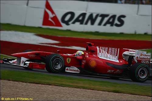 Фелипе Масса за рулем Ferrari F10 на трассе Гран При Австралии