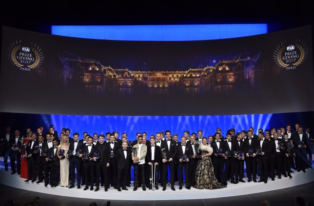 Групповое фото участников гала-церемонии FIA