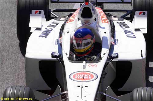 Жак Вильнев за рулем BAR 003 на трассе Гран При Монако, 2001 г.