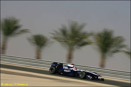 Williams на трассе Гран При Бахрейна 2010 года