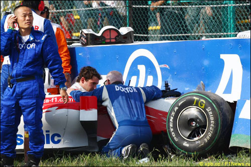 Авария Тимо Глока в квалификации Гран При Японии 2009