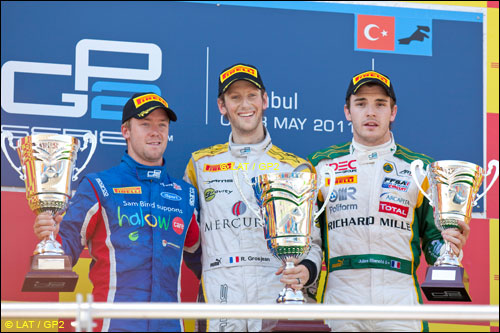 Сэм Бёрд, Роман Грожан и Жюль Бьянки на подиуме первой гонки нового сезона GP2 в Турции