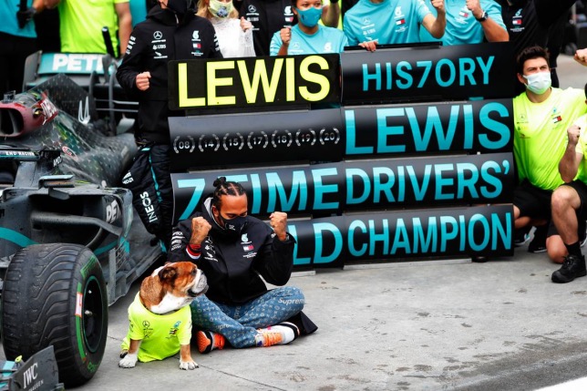 Льюис Хэмилтон после победы в Гран При Турции, когда он обеспечил себе седьмой титул