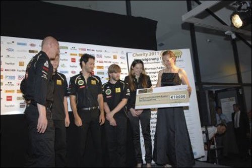Благотворительный аукцион Lotus Renault GP