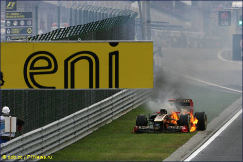 Расставание Ника Хайдфельда с Ф1 прошло под аккомпанемент пламени на Гран При Венгрии 2011 года