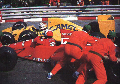 Столкновение Андреа де Чезариса и Нельсона Пике на Гран При Монако 1989 года