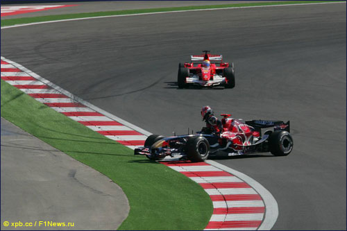 Безобидный разворот Тонио Лиуцци стал едва ли не определяющим событием Гран При Турции 2006 года