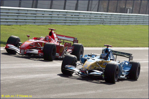 На финише Гран При Турции 2006 года Фернандо Алонсо выиграл у Михаэля Шумахера несколько мгновений