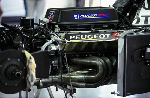 Двигатель Peugeot A6, установленный на McLaren. 1994 год