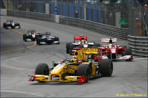 На Гран При Монако 2010 года поляк подтвердил свой класс, финишировав третьим