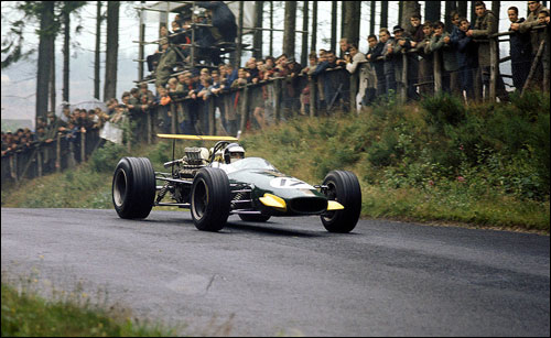 Курт Аренс на пути к 12-му месту в Гран При Германии 1968 года