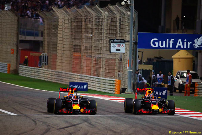 Пилоты Red Bull Racing на трассе в Бахрейне