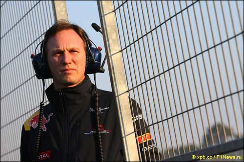 Руководитель Red Bull Racing Кристиан Хорнер на предсезонных тестах Ф1