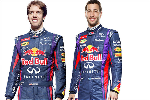 Логотипы Casio нанесены на комбинезоны гонщиков Red Bull Racing