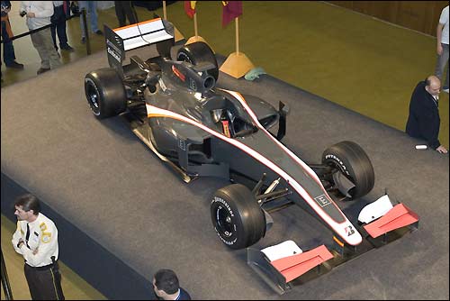 Презентация новой машины HRT F1