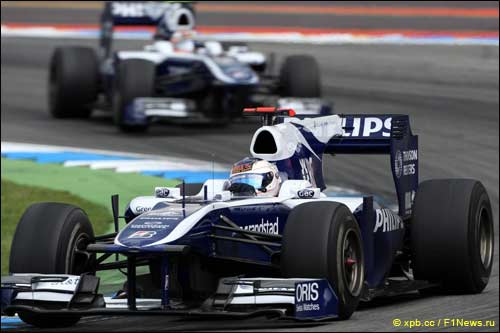Гонщики Williams-Cosworth на трассе в Хоккенхайме