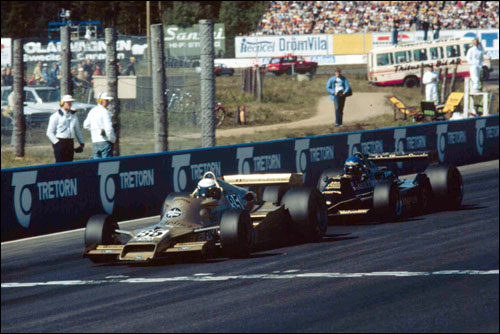 Гран При Швеции'78: Ронни Петерсон преследует Риккардо Патрезе