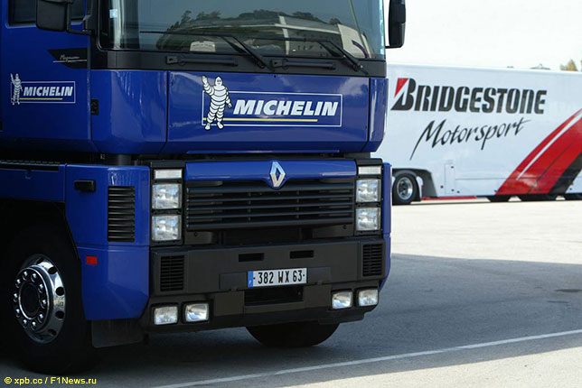 До 2006 года включительно в Формуле 1 конкурировали две шинных компании – Michelin и Bridgestone