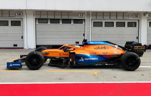 Даниэль Риккардо на тестах 18-дюймовых шин Pirelli на Хунгароринге, фото пресс-службы McLaren