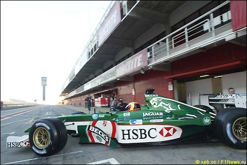 Антонио Пиццония на зимних тестах Jaguar 2002-2003 года