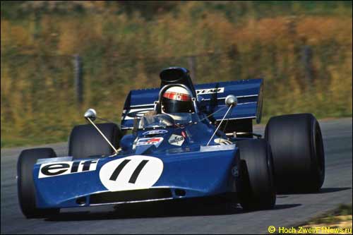 Джеки Стюарт за рулем Tyrrell 003