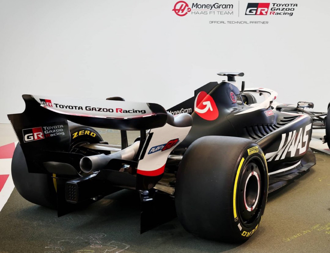 Машина Haas с логотипом Toyota Gazoo Racing, фото пресс-службы команды