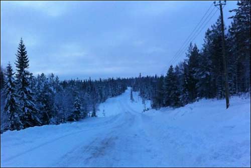 Зимняя дорога в районе Суомуссалми