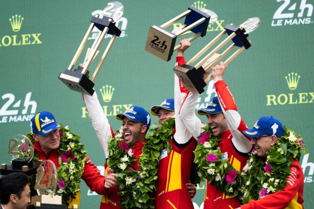 Леклер поздравил коллег по Ferrari с заслуженной победой