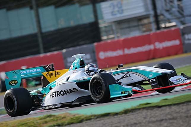 Андре Лоттерер за рулём машины Super Formula команды Petronas Team TOM