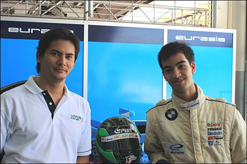 Набил Джеффри (справа) и тест-пилот Lotus Файруз Фаузи