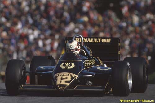 Раскраска машин Lotus в 1983-м. Брэндс-Хэтч, Найджел Мэнселл. Lotus-Renault 94T