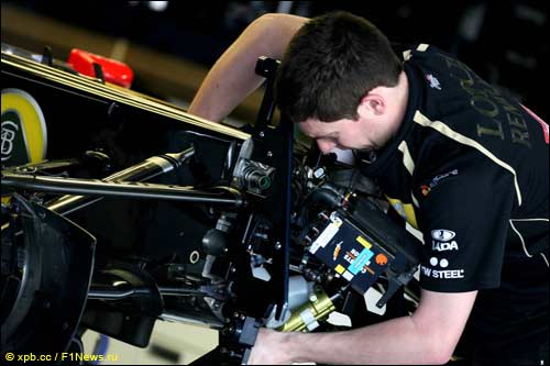 Механик Lotus Renault GP