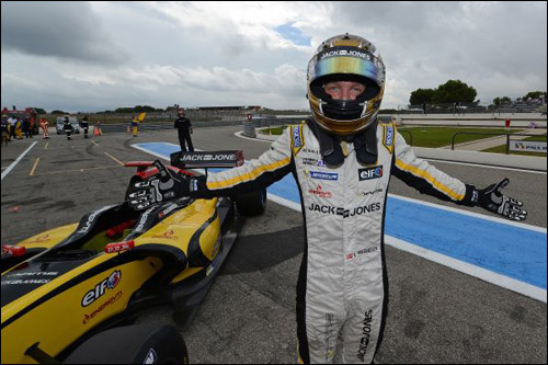 Кевин Магнуссен после победы в гонке Формулы Renault 3.5 2013 года