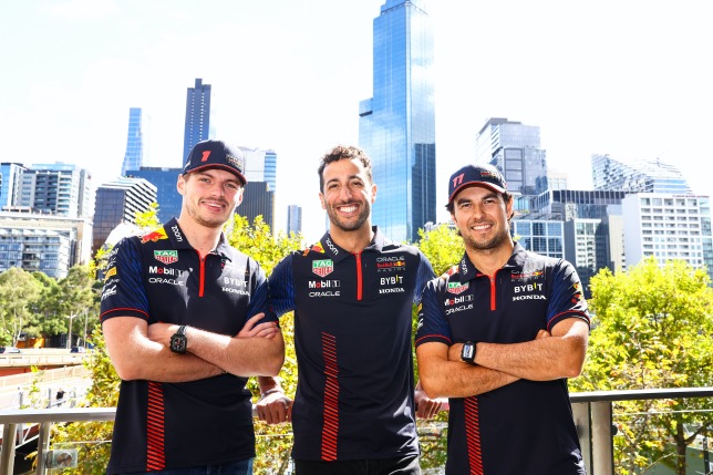 Даниэль Риккардо с гонщиками основного состава Red Bull Racing, фото Red Bull