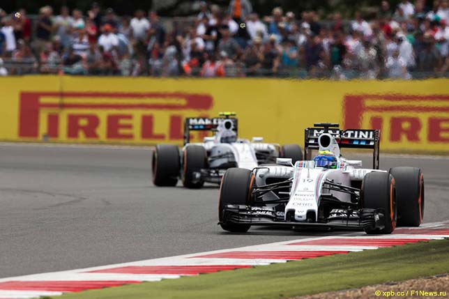 Гонщики Williams на трассе Гран При Великобритании