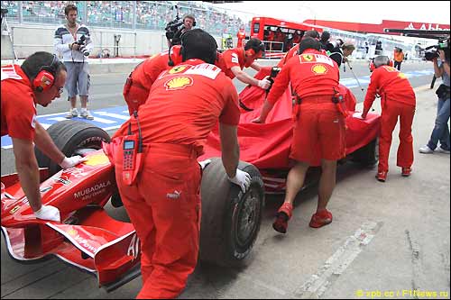 Сильерстоун'08. Пятница. Ferrari Фелипе Массы после аварии.