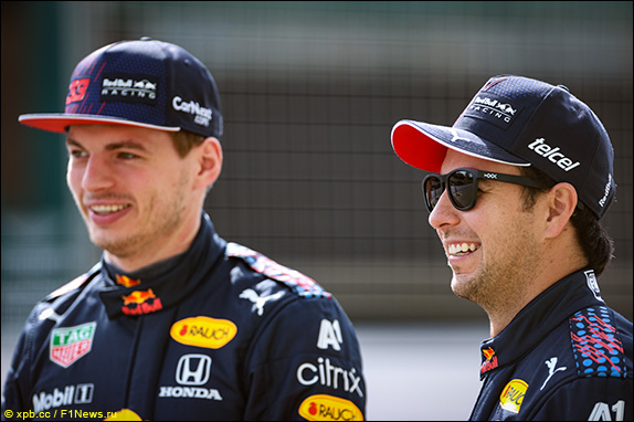 Max Verstappen und Sergio Perez