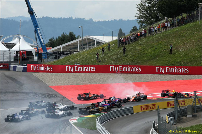 Инцидент в первом повороте на Гран При Австрии
