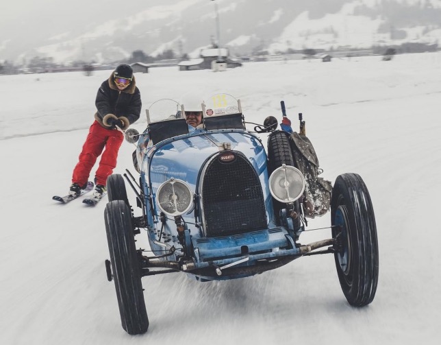На GP Ice Race можно увидеть даже уникальные исторические Bugatti, фото пресс-службы гонки