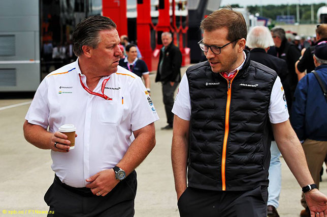 Зак Браун, исполнительный директор McLaren Racing, и Андреас Зайдль, руководитель команды McLaren