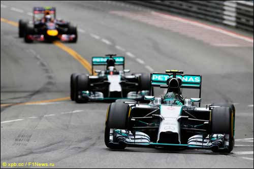 Гонщики Mercedes и Даниэль Риккардо