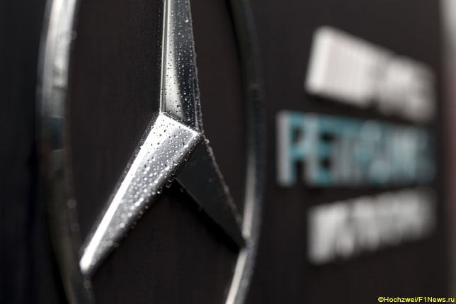 Логотип Mercedes