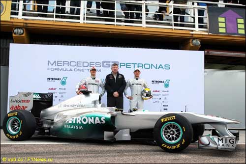 Презентация новой машины Mercedes GP